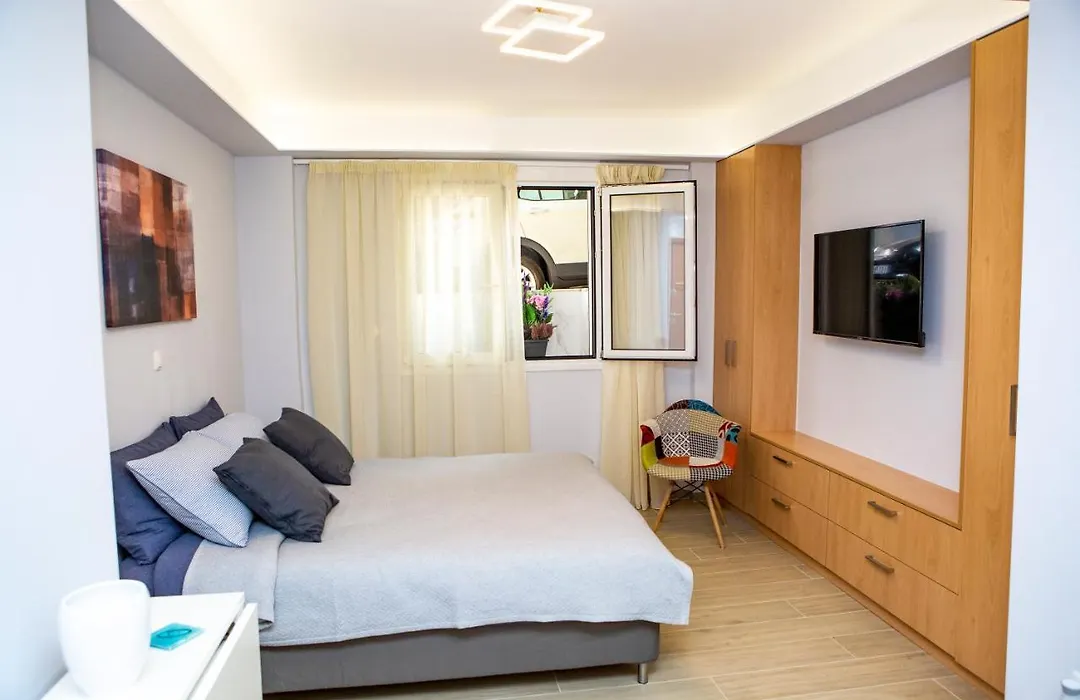 Studio Apartment With All Amenities In Kolonaki-1